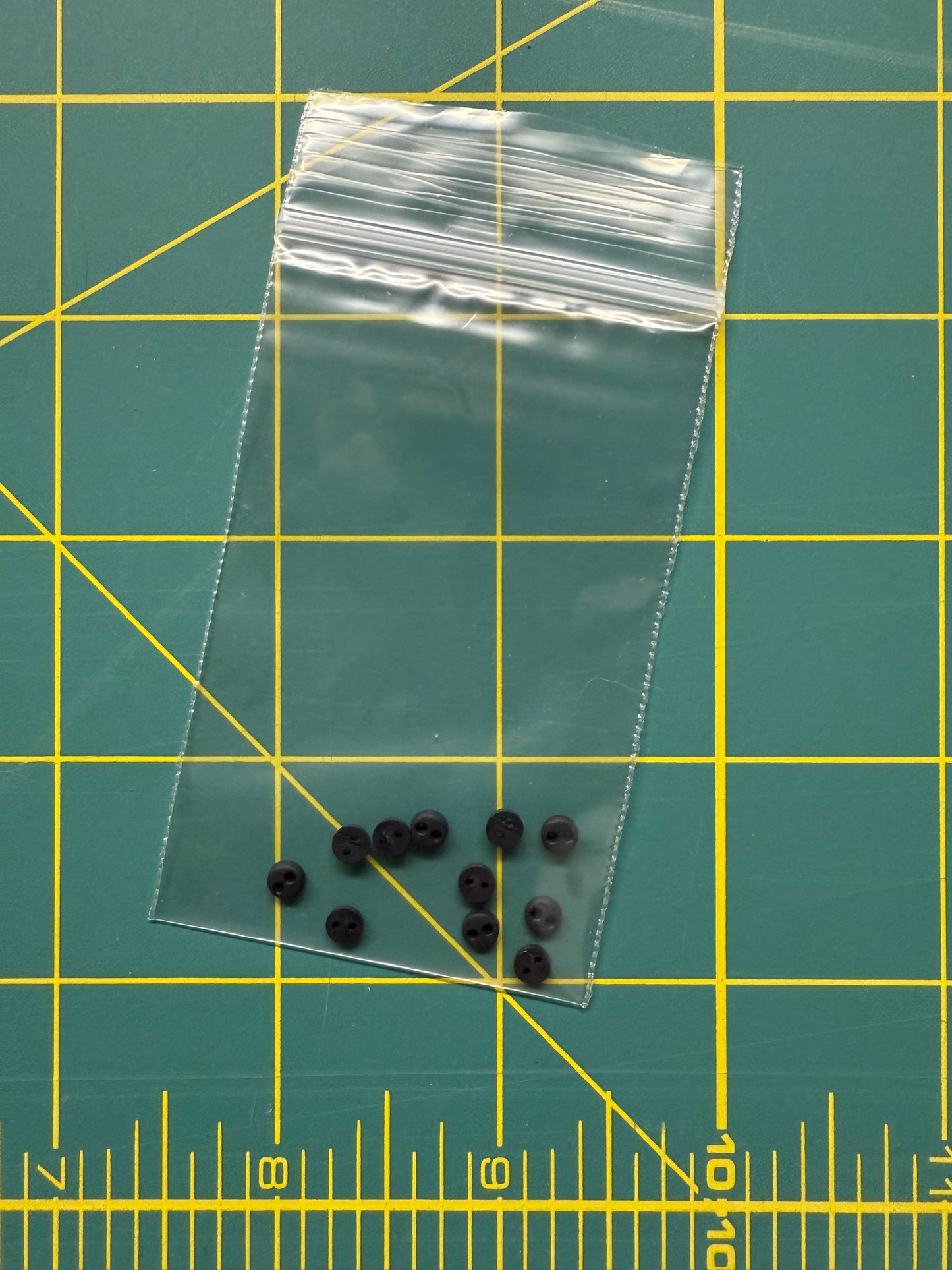 1/8" Black Buttons